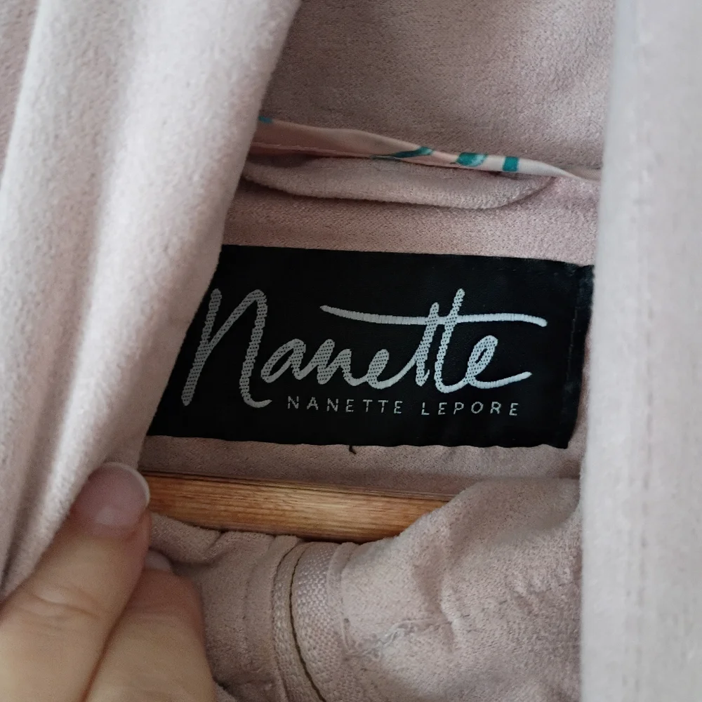 Nanette Lepore Blush Puffer Jacket for Women.No sizeTag Pit To Pit 22"Length 25" - Picture 6 of 7